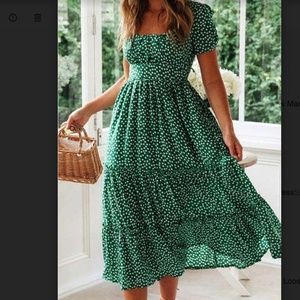 NWT GREEN FLORAL SHORT SLEEVE DRESS